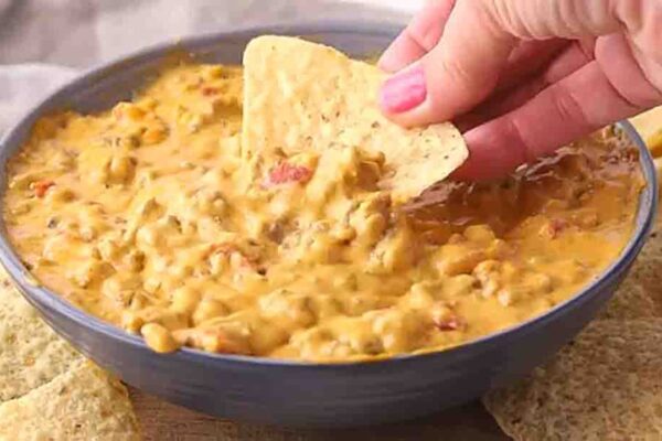 Crockpot Smoked Queso Dip, homemade and freshly served