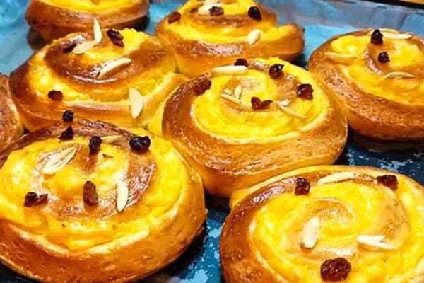 Soft & Creamy Custard Rolls, homemade and freshly served