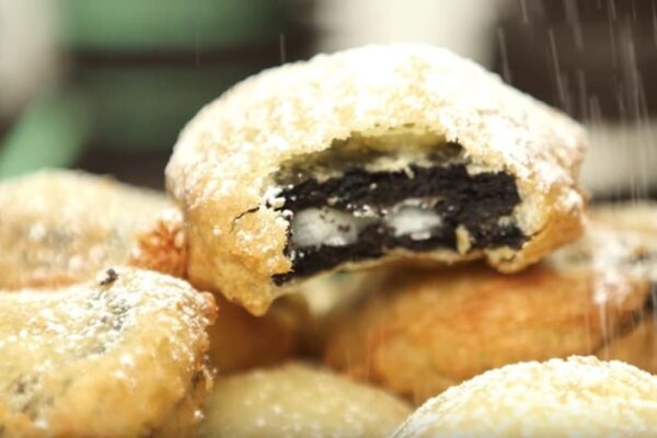 Deep Fried Oreos, homemade and freshly served