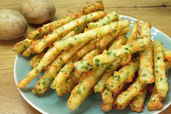Delicious and Crispy Potato Sticks, homemade and freshly served
