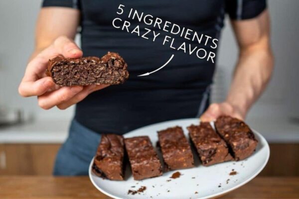 Delicious Oatmeal Breakfast Bars, homemade and freshly served