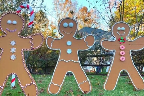 DIY Christmas Decor : Big Gingerbread Men, homemade and freshly served