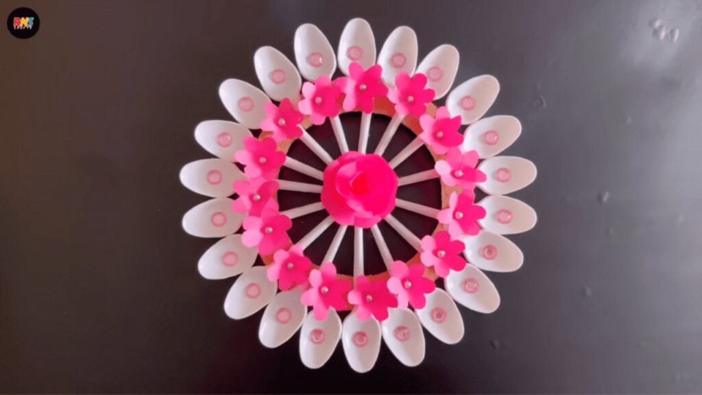 Finished DIY Plastic Spoon Wall Craft, a completed DIY project
