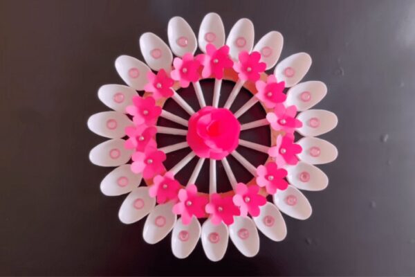 Finished DIY Plastic Spoon Wall Craft, a completed DIY project