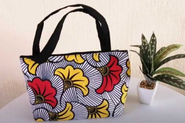 DIY Wide Bottom Tote Bag With One Piece Of Fabric, homemade and freshly served