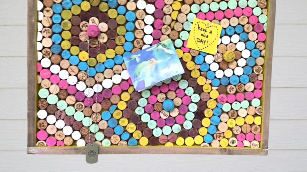 DIY Wine Cork Board, homemade and freshly served