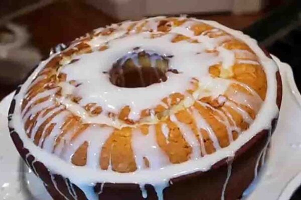 Double Cream Pound Cake, homemade and freshly served