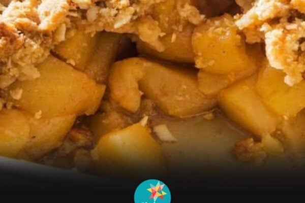 Easiest Apple Crumble, homemade and freshly served
