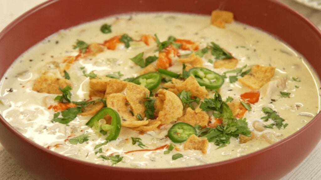Easy-to-Make Creamy White Chicken Chili, homemade and freshly served