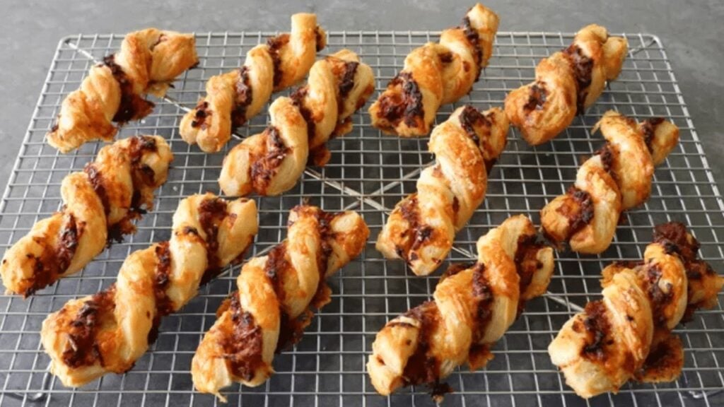 Easy Apple Cheddar Twists, homemade and freshly served