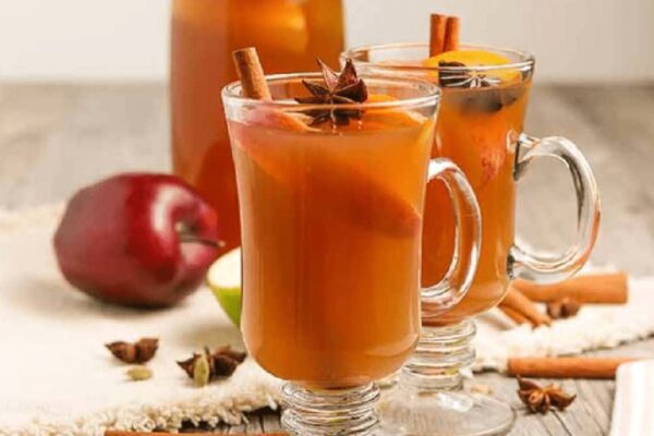 Easy Homemade Apple Cider, homemade and freshly served