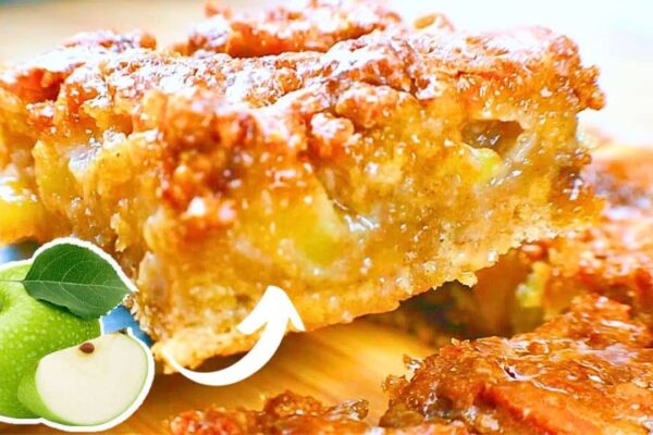 Easy Apple Cinnamon Cake, homemade and freshly served