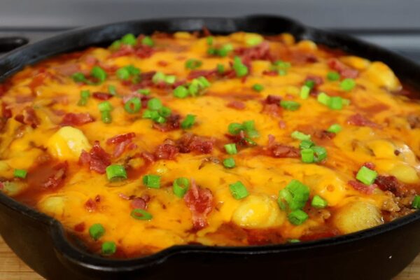 Easy Bacon Cheeseburger Gnocchi Fusion, homemade and freshly served