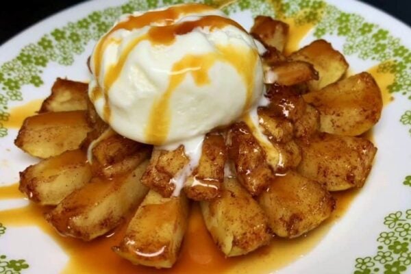 Easy Baked Bloomin’ Apples, homemade and freshly served