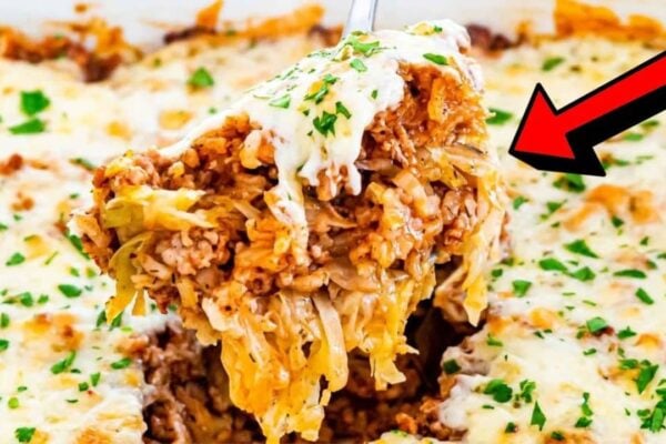 Easy Baked Cabbage Roll Casserole, homemade and freshly served