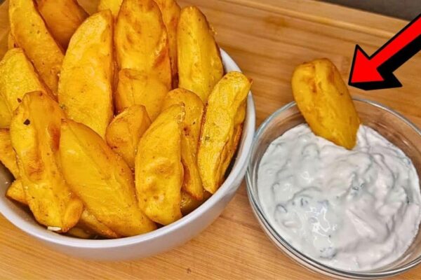 Easy Baked Potatoes w/ Creamy Dipping Sauce, homemade and freshly served