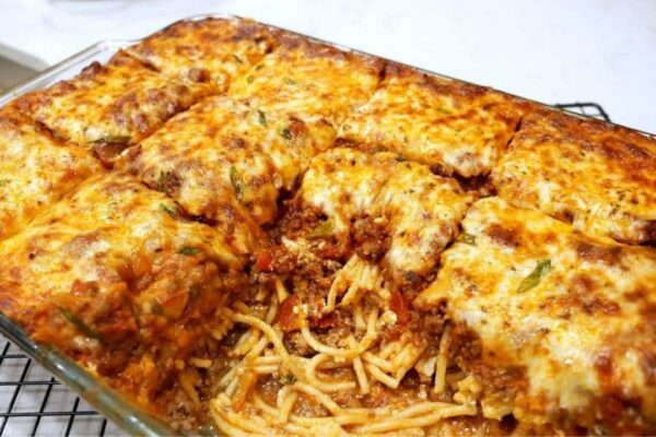 Easy Baked Spaghetti, homemade and freshly served