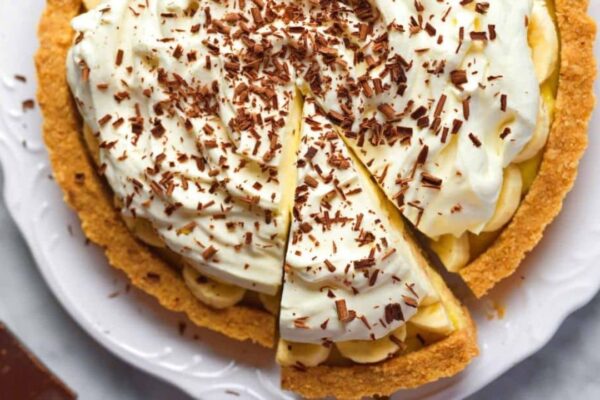 Easy-to-Make Dreamy Banana Cream Pie Dessert, homemade and freshly served