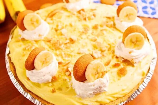 Super Easy Banana Pudding Cheesecake, homemade and freshly served