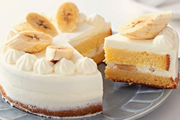 Easy 7-Ingredient Banana Shortcake, homemade and freshly served