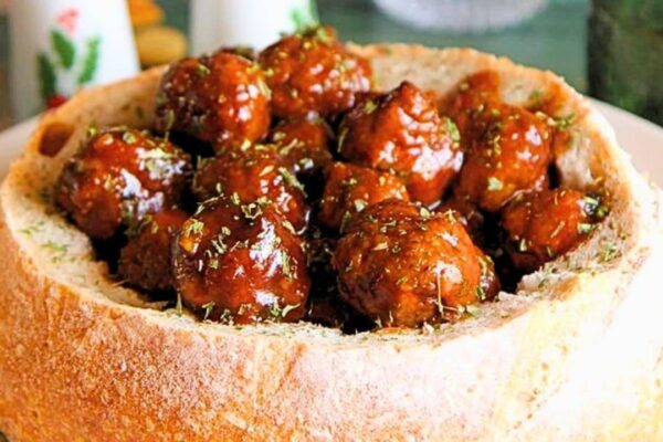 Easy BBQ Cocktail Meatballs, homemade and freshly served