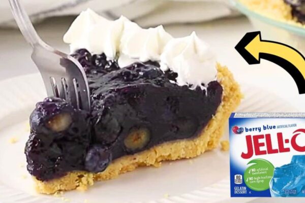 Super Easy & Refreshing Blueberry Jell-O Pie, homemade and freshly served