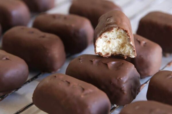 Easy 4-Ingredient Copycat Bounty Bars, homemade and freshly served