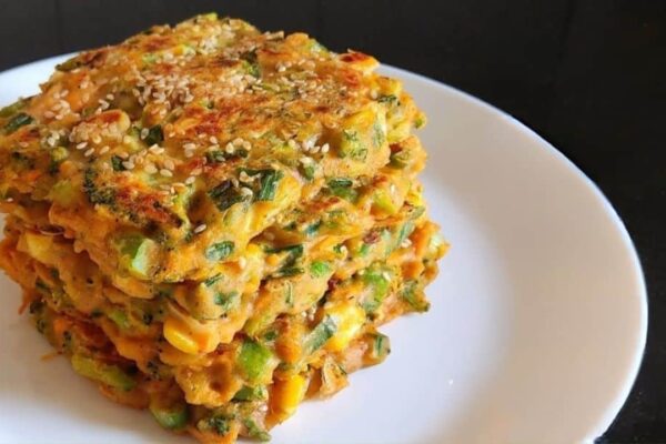 Easy Breakfast Broccoli Fritters, homemade and freshly served