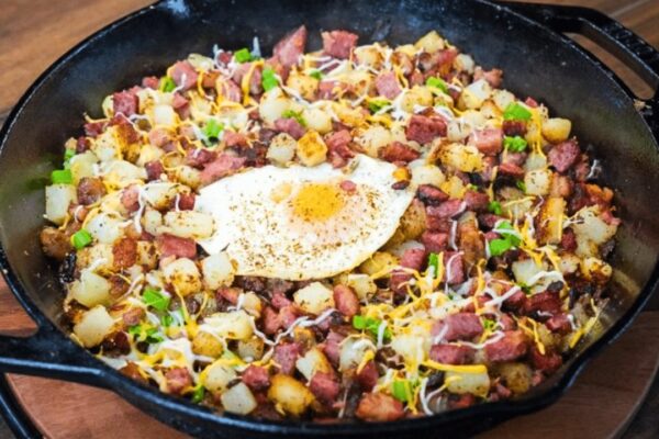 Easy Breakfast Corned Beef Hash, homemade and freshly served