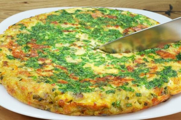 Easy Breakfast Egg Potato Pan Casserole, homemade and freshly served