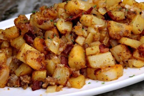 Easy Breakfast Potatoes, homemade and freshly served
