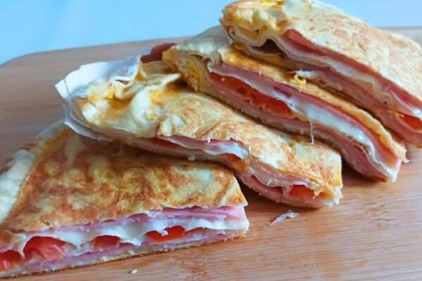 Quick & Easy Breakfast Sandwich, homemade and freshly served