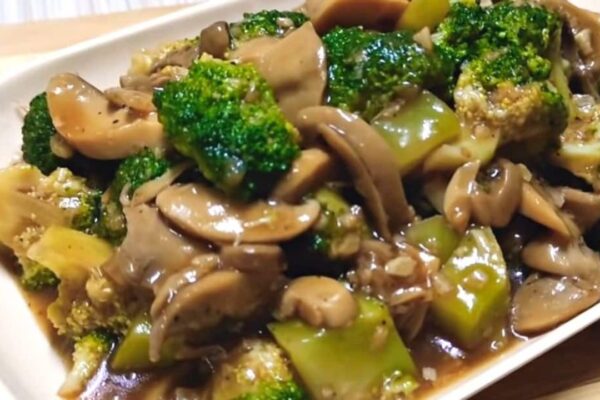 Easy Broccoli Mushroom in Garlic Sauce, homemade and freshly served