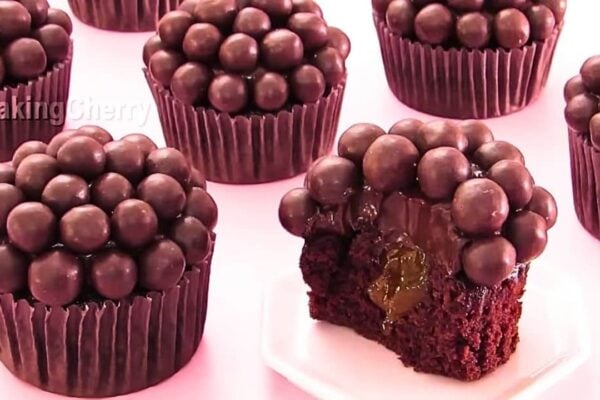 Easy Bubble Chocolate Cupcakes, homemade and freshly served