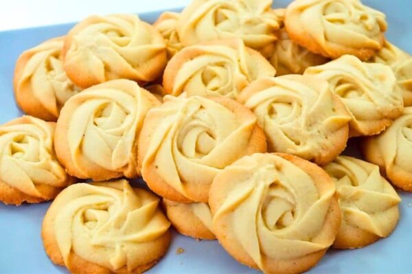 Super Easy 5-Ingredient Butter Cookie, homemade and freshly served
