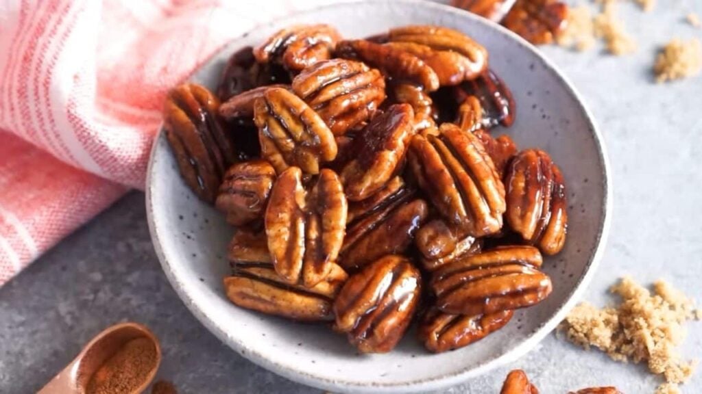 Easy Candied Pecans, homemade and freshly served