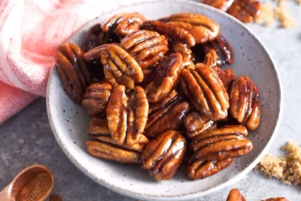 Easy Candied Pecans, homemade and freshly served