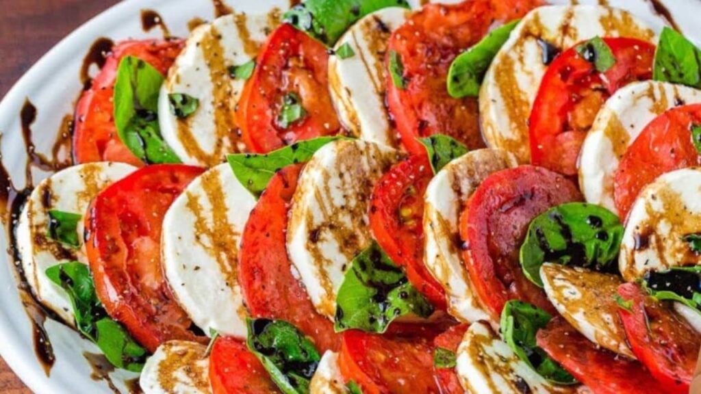 Easy Caprese Salad With Balsamic Glaze, homemade and freshly served