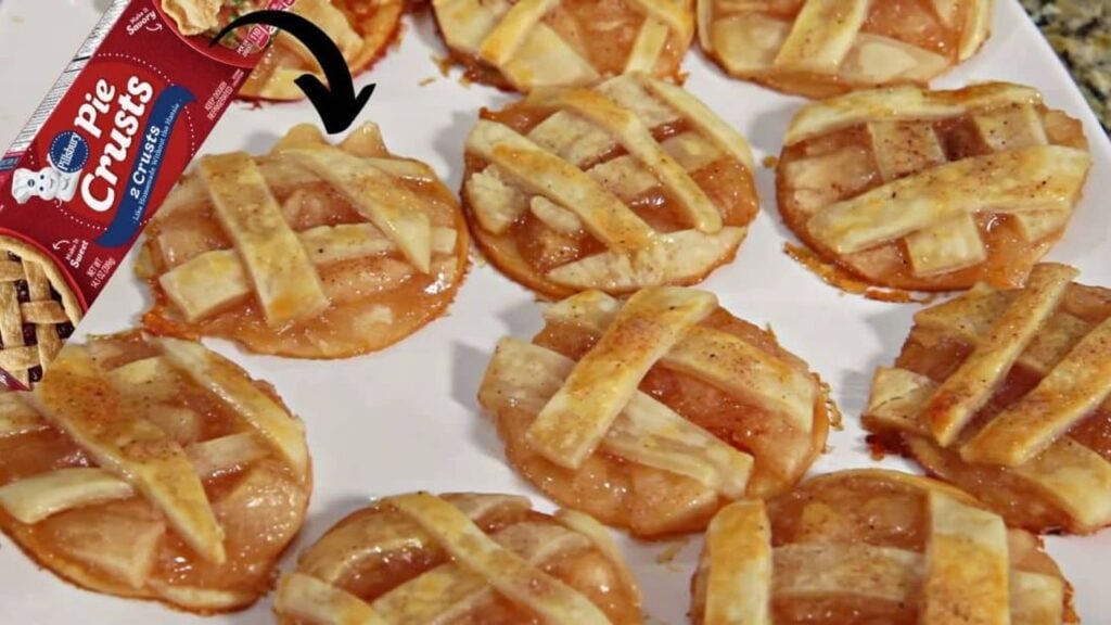 Super Easy Caramel Apple Pie Cookies, homemade and freshly served