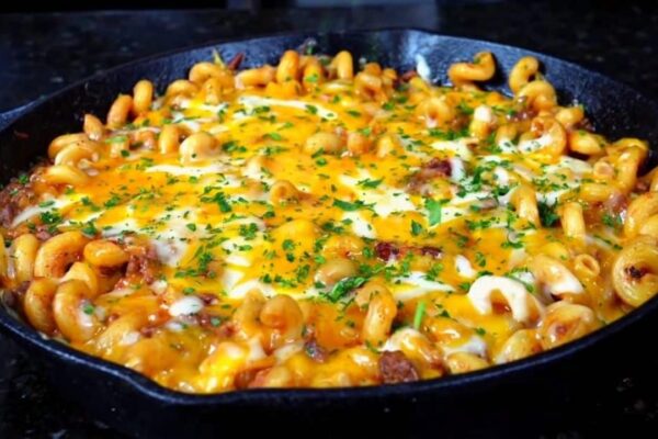 Super Easy Cheeseburger Skillet, homemade and freshly served