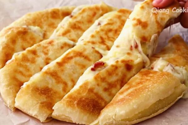 10-Minute Cheesy Frying Pan Potato Cake, homemade and freshly served