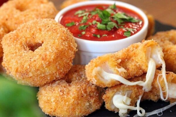Super Crispy & Cheesy Onion Rings, homemade and freshly served