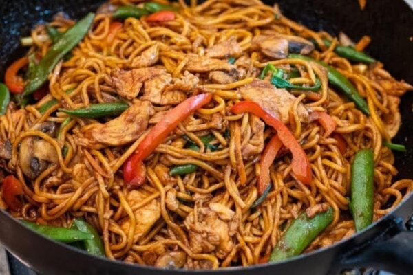 Easy 15-Minute Chicken Lo Mein, homemade and freshly served
