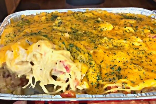 Easy & Quick Creamy Chicken Spaghetti, homemade and freshly served
