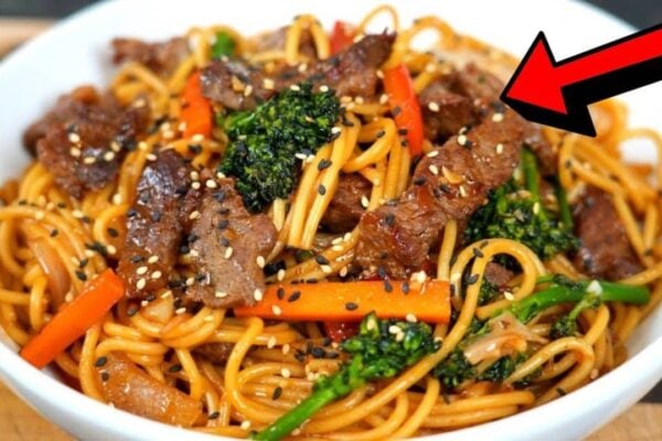 Easy Chili Garlic Steak Noodles, homemade and freshly served