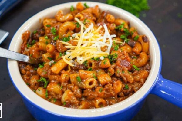 Budget-Friendly 30-Minute Chili Macaroni, homemade and freshly served