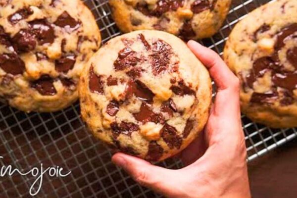 The Best Soft Chocolate Chip Cookies, homemade and freshly served