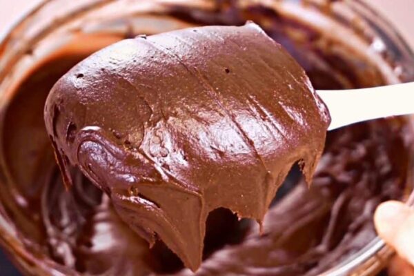 Easy 1-Minute Chocolate Frosting, homemade and freshly served