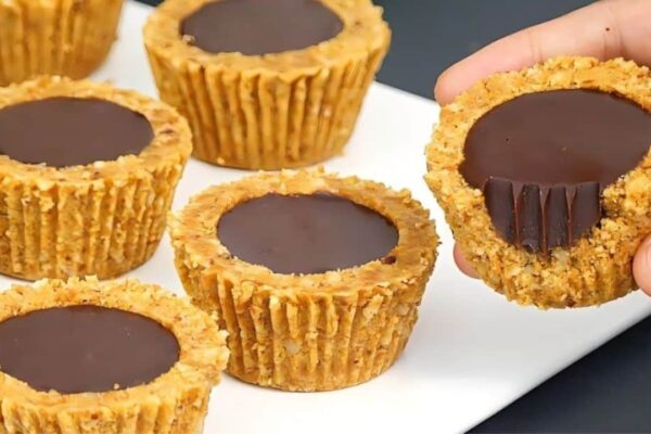 Easy Chocolate Ganache Tart, homemade and freshly served