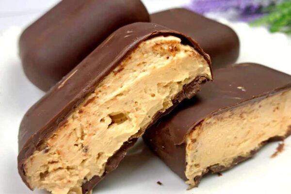 Easy Chocolate Glazed Cheese Bars, homemade and freshly served